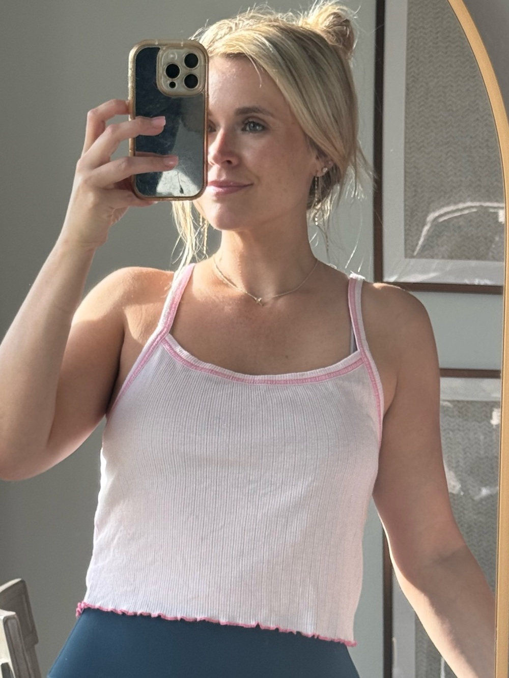 Sleeveless Ribbed Cropped Tank Top - Pink